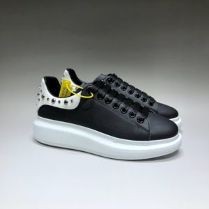 ALEXANDER MCQUEEN OVERSIZED SNEAKERS<br>알렉산더 맥퀸 오버솔 스니커즈<br><i>35-44 SIZE 최상급</i>