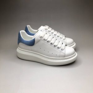 ALEXANDER MCQUEEN OVERSIZED SNEAKERS<br>알렉산더 맥퀸 오버솔 스니커즈<br><i>35-44 SIZE 최상급</i>