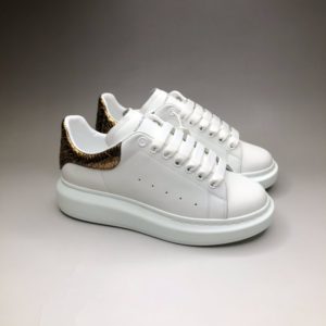 ALEXANDER MCQUEEN OVERSIZED SNEAKERS<br>알렉산더 맥퀸 오버솔 스니커즈<br><i>35-44 SIZE 최상급</i>