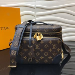 LOUIS VUITTON MONOGRAM CAMERA BAG<br>루이비통 모노그램 카메라 백<br>[23.5x19x13.5cm]