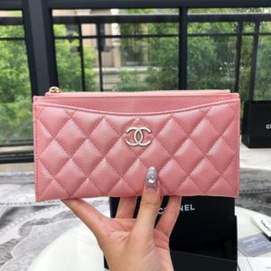 CHANEL CLASSIC FLAP WALLET<br>샤넬 클래식 플랩 지갑<br><i>17cm 이태리 캐비어소가죽</i>