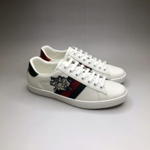 GUCCI ACE LATHER SNEAKERS<br>구찌 에이스 레더 스니커즈<br><i>남여공용 35-44 SIZE</i>