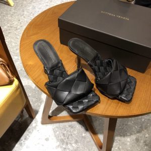 BOTTEGA VENETA LIDO SANDAL<br>보테가 베네타 리도 샌들<br><i>35-40 SIZE 굽 9cm</i>