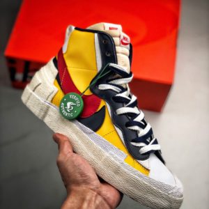 NIKE Sacai X Blazer Mid Dunk<br>나이키X 사카이 블레이져 덩크<br><i>남여공용 36-45 SIZE 최상급</i>