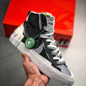 NIKE Sacai X Blazer Mid Dunk<br>나이키X 사카이 블레이져 덩크<br><i>남여공용 36-45 SIZE 최상급</i>