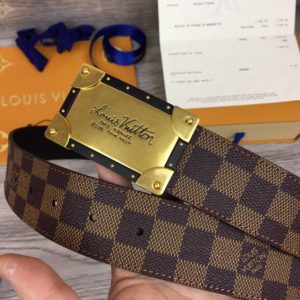 LOUIS VUITTON LEATHER BELT<br>루이비통 레더 벨트<br><i>폭 4cm 이태리소가죽</i>