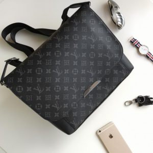 LOUIS VUITTON EXPLORER MESSENGER BAG 루이비통 익스플로어 메신저 백