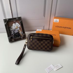 LOUIS VUITTON MONOGRAM POUCH BAG 루이비통 모노그램 파우치 백