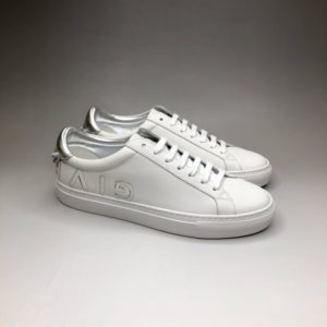 GIVENCHY URBAN STREET SNEAKERS 지방시 어반 스트리트 스니커즈