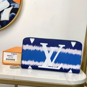 LOUIS VUITTON ESCALE ZIPPY WALLET<br>루이비통 에스칼 지퍼 지갑<br><i>19.5×10.5×2.5cm</i>