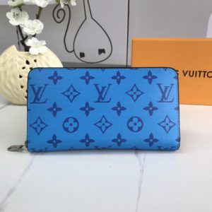 LOUIS VUITTON ZIPPY WALLET<br>루이비통 지퍼 장지갑<br><i>19x10cm</i>