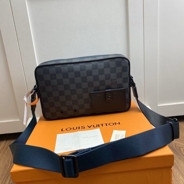 LOUIS VUITTON ALPHA MESSENGER BAG 루이비통 알파 메신저 백