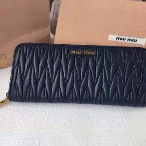 MIUMIU WALLET<br>미우미우 여성용 장지갑<br><i>19x11cm</i>