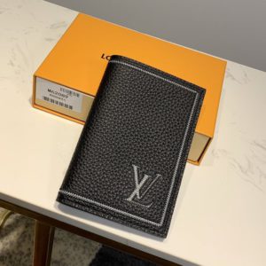 LOUIS VUITTON PASSPORT COVER 루이비통 여권 케이스