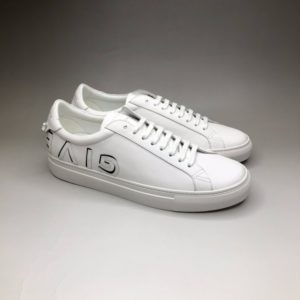 GIVENCHY URBAN STREET SNEAKERS 지방시 어반 스트리트 스니커즈