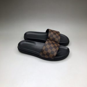 LOUIS VUITTON LEATHER SLIPPER 루이비통 레더 슬리퍼