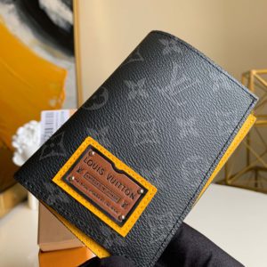 LOUIS VUITTON PASSPORT COVER 루이비통 여권 케이스