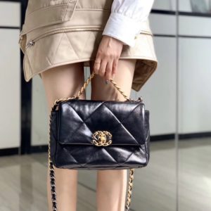 CHANEL 19 FLAP BAG 샤넬 19 핸드백 플랩 백[블랙][S 사이즈]