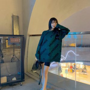 [BALENCIAGA] 발렌시아가 올오버 울 롱 슬리브 라운드넥 로고 스웨터 니트