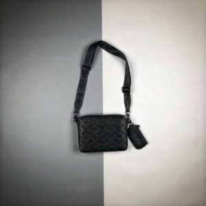 [LOUIS VUITTON] 루이비통 스프린터 모노그램 엠보싱 로고 메신저 백