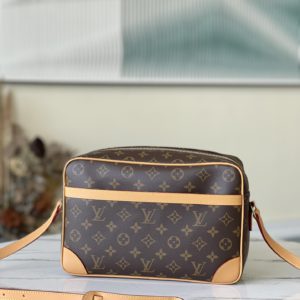 [LOUIS VUITTON]  루이비통 모노그램 트로카데로 크로스백 M51274