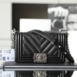 [CHANEL] BOY FLAP BAG 샤넬 보이백 [20cm Haas 오리지널가죽]