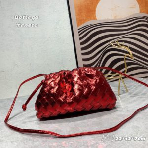 [BOTTEGA VENETA] 보테가베네타 여성 미니 파우치 크로스백