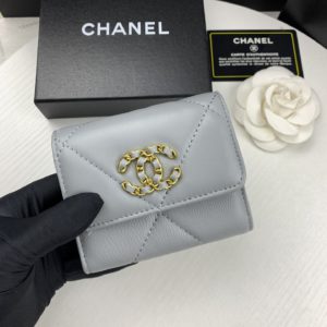 [CHANEL] 샤넬 19 Trifold Compact Wallet AP0956