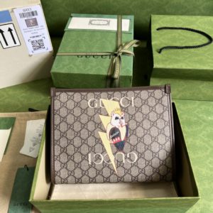 [GUCCI] 구찌 GG 수프림 캔버스 클러치백 Bananya print pouch in beige and ebony Supreme 703805