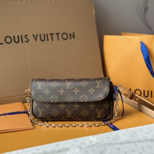 [LOUIS VUITTON] 루이비통 Monogram M81311 Wallet On Chain Ivy