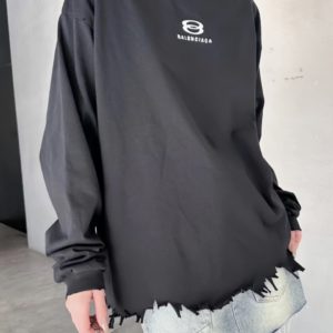 Balenciaga 발렌시아가 자수 라운드넥 스웨트셔츠