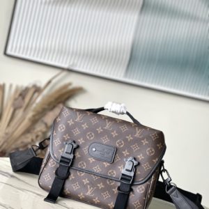 [LOUIS VUITTON] 루이비통 모노그램 트레일 마카사 메신저 크로스백 M46972